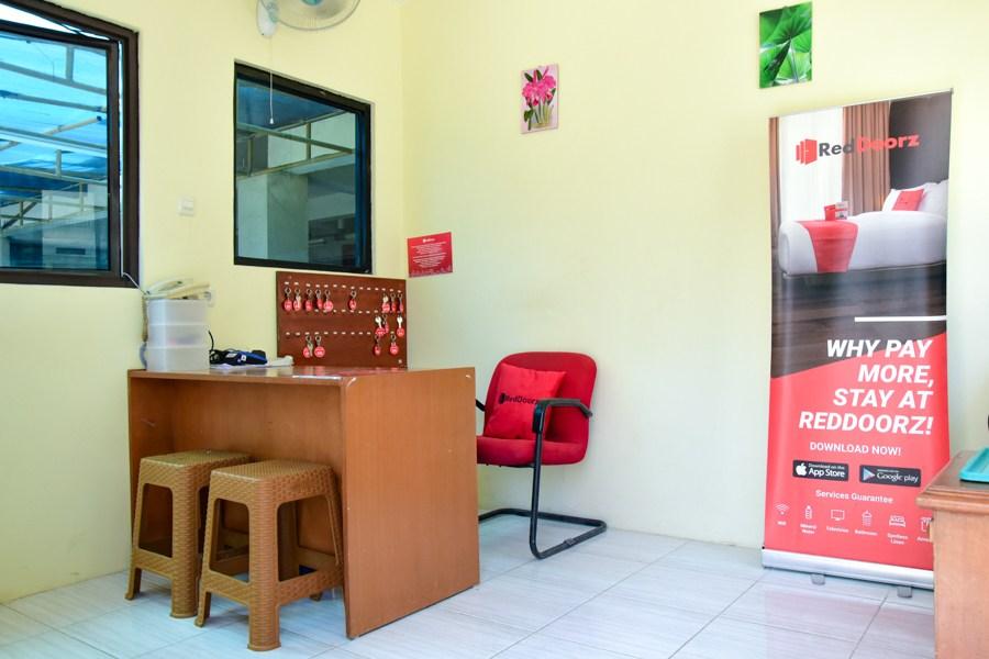 Reddoorz Near Ciputra World Kuningan 3 Hotel Jakarta Bagian luar foto